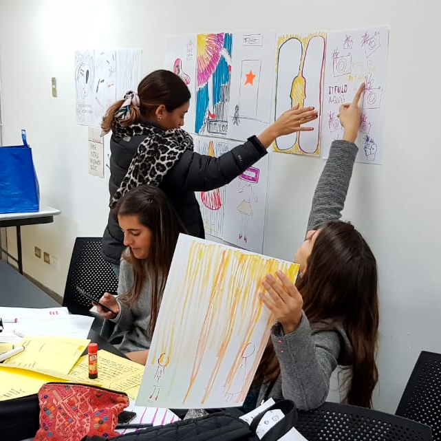 Workshop de afiches en Chile. Universidad del Desarrollo.